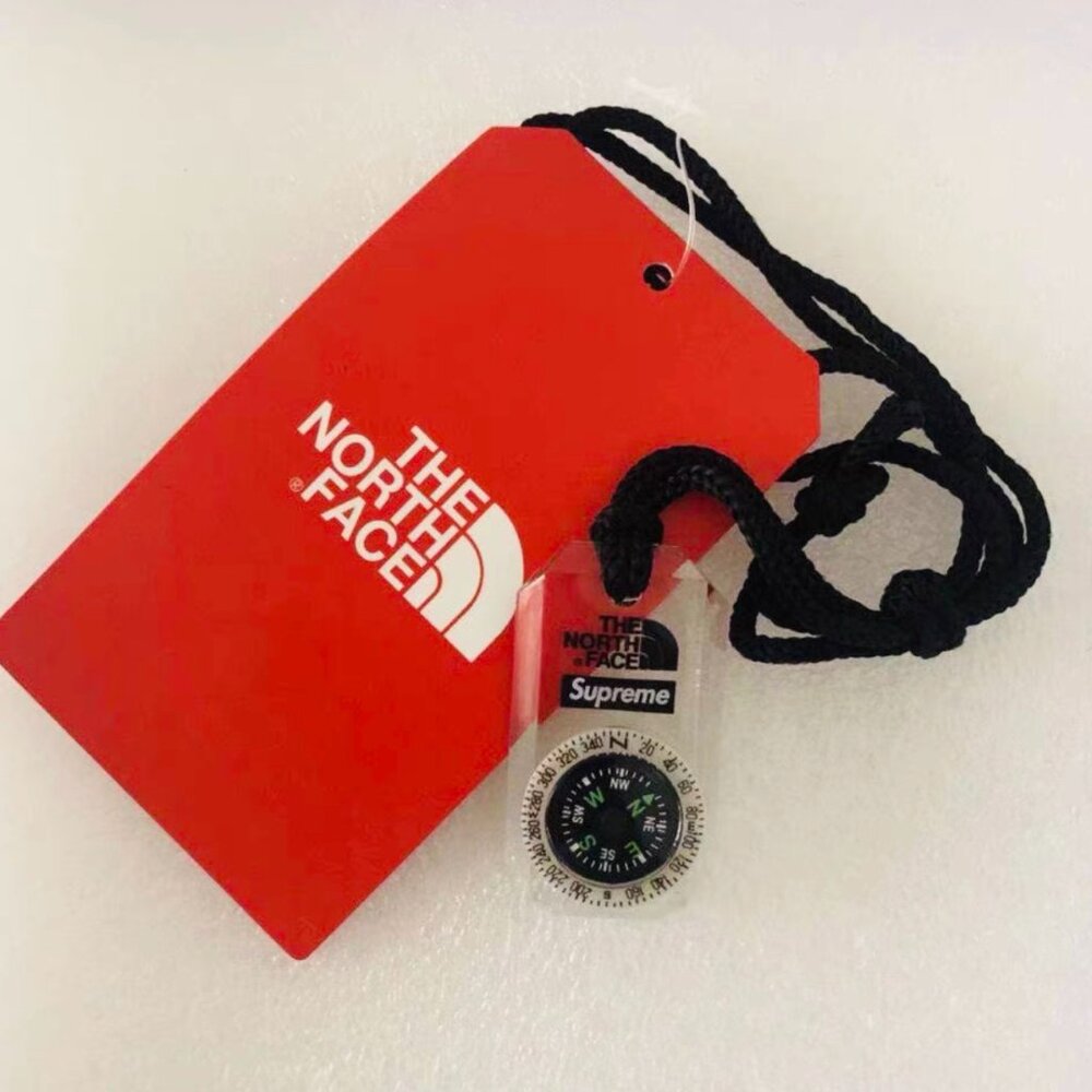Supreme The North Face Compass Necklace - Picture 3 of 3